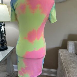 Fun tie-dyed t-shirt dress ☀️